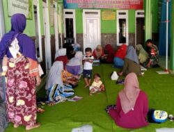 Babinsa Kunjungi Rumah Balita Stunting di Desa Pakondang