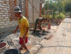 TNI Karya Bakti Bantu Pembangunan Rumah Warga Desa Lajuk