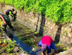 Cegah Banjir, TNI bersama Instansi Terkait dan Ratusan Masyakarat Bersihkan Sungai