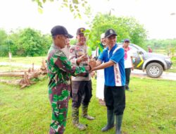 Babinsa Kangean Tanam 150 Pohon  Penghijauan