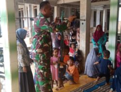 Babinsa Mendampingi Kegiatan Posyandu Dan Pemberian Vaksin Polio