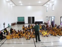 Puluhan Anak Usia Dini Antusias Ikuti Pengenalan Alutsista TNI di Kodim 0827/Sumenep