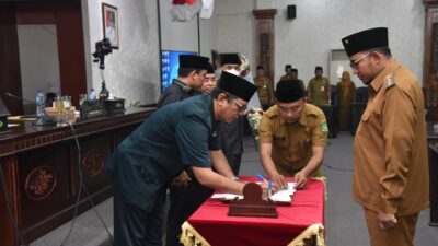 Rapat Paripurna DPRD Sumenep Penyampaian Laporan Persetujuan Bersama Bupati Raperda APBD 2023