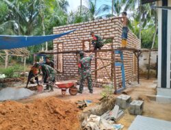 Para Babinsa Kebut Pembangunan RTLH di Batang Batang Laok