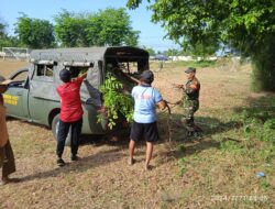 Jelang Pembukaan, Satgas TMMD 121 Kodim 0827/Sumenep dan Warga Bersihkan Lapangan