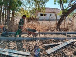 Permudah Akses, Babinsa Gotong Royong Bersama Warga Bangun Jalan Rabat
