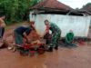 Gotong Royong Babinsa Bersama Warga Bangun Saluran Irigasi