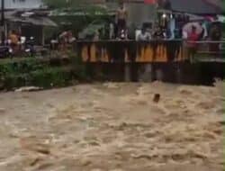 Ingin Daftar AL Latihan Renang di Sungai Saat Banjir, Pemuda Kacongan Nyaris Kehilangan Nyawanya