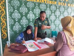 Babinsa Rubaru Dampingi Imunisasi Campak Anak, Ajak Warga Sadar Pentingnya Vaksinasi