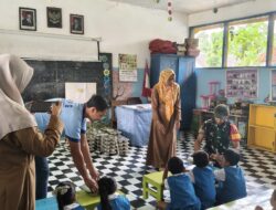 Babinsa Manding Pastikan MBG Tepat Sasaran