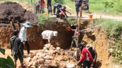 TMMD 127 Sumenep Bangun Pondasi TPT, Jawab Keluhan Warga