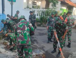 Kodim 0827 dan Pemkab Sumenep Bersihkan Jalan, Dukung Program Indonesia Asri