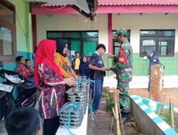 Dikawal Babinsa, Ribuan Warga Dasuk Terima MBG Bergizi Gratis