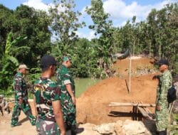 Dandim Sumenep Tinjau Progres Jembatan Gantung Ambunten Tengah