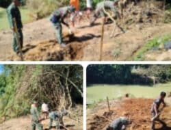 Bangun Pondasi Jembatan, TNI Warga Ambunten Tengah Gotong Royong