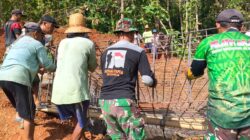 Pasang Anchor Beton, TNI dan Warga Percepat Pembangunan Jembatan Garuda Sumenep