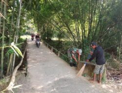 Warga dan Babinsa Bersihkan Lokasi, Jembatan Tahap V Siap Dibangun