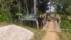 Bakti TNI AD untuk Rakyat Madura Dimulai, Material Jembatan Garuda Diturunkan
