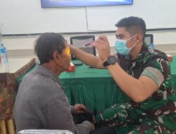 Bakti TNI AD Bantu Warga Sumenep Deteksi Katarak Sejak Dini