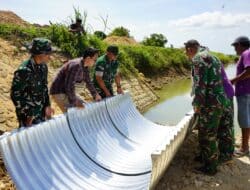 Dandim Sumenep Cek Langsung Pembangunan Jembatan Armco di Babbalan