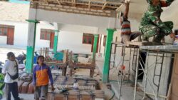 Rehab Madrasah di Pragaan Dipercepat, Plafon Mulai Dipasang