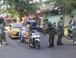 Ratusan Nasi Kotak Ludes, Jumat Berkah Kodim Sumenep Sambangi Warga di Jalan