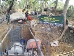 Pondasi Mulai Dicor, Jembatan Laok Saba Dibangun TNI untuk Perkuat Akses Warga