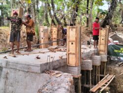 Jembatan Beton Laok Saba Dikebut, TNI AD Pasang Bondex dan Wiremesh